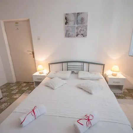 Διαμέρισμα Apartments-room Srijemsi