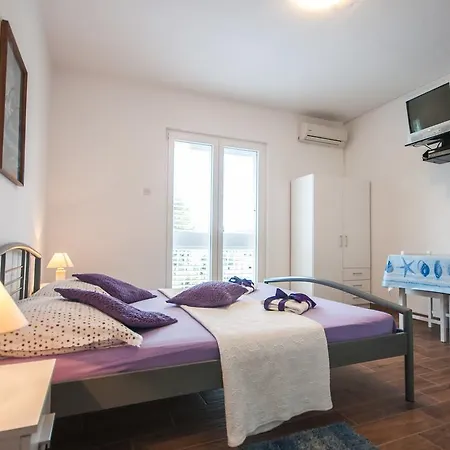 Apartments-room Srijemsi Mlini