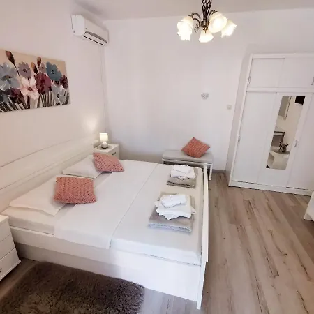 Apartments-room Srijemsi Διαμέρισμα