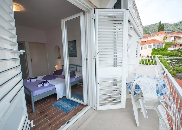 アパート Apartments-room Srijemsi ムリニ