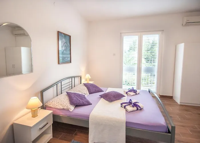 アパート Apartments-room Srijemsi ムリニ