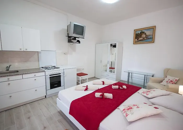 Apartments-room Srijemsi ムリニ