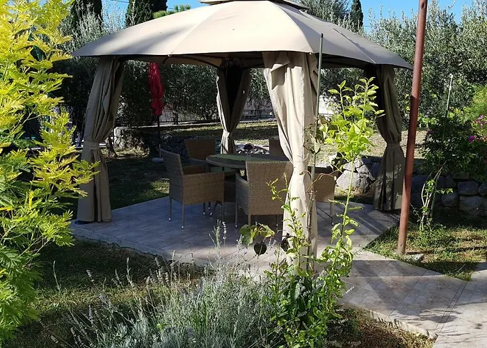 アパート Apartments-room Srijemsi ムリニ